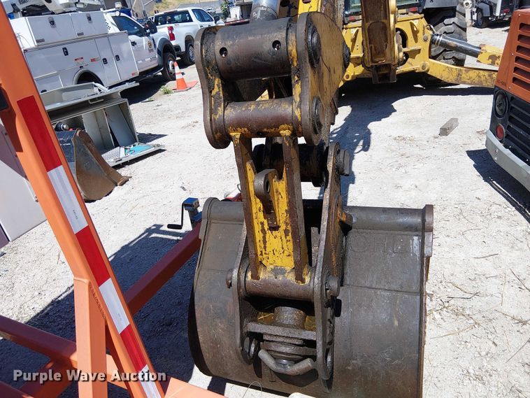 image for item EE5312 2014 Caterpillar 450 F backhoe