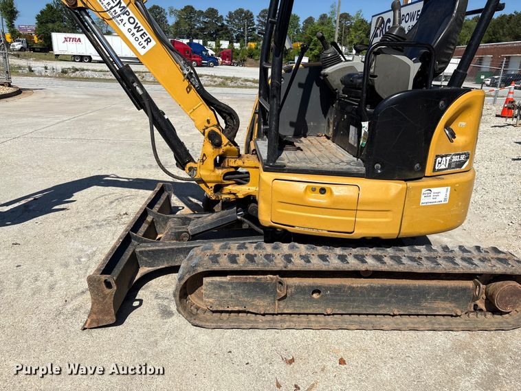 image for item EF1095 2019 Caterpillar 303.5E2 CR mini excavator