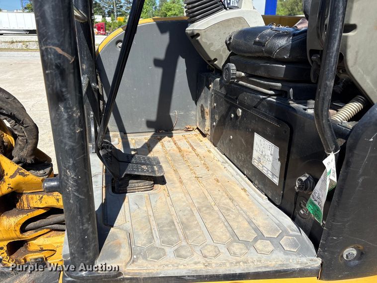 image for item EF1095 2019 Caterpillar 303.5E2 CR mini excavator