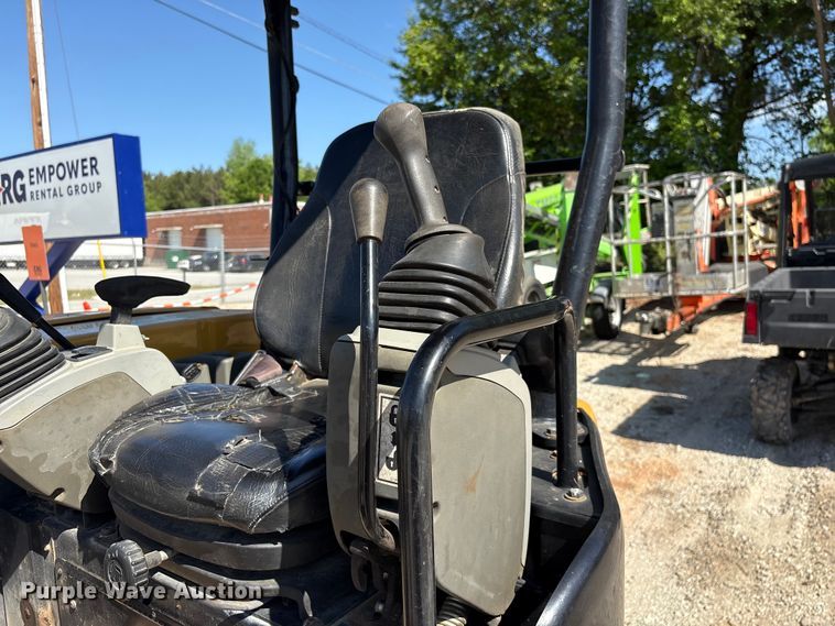 image for item EF1095 2019 Caterpillar 303.5E2 CR mini excavator