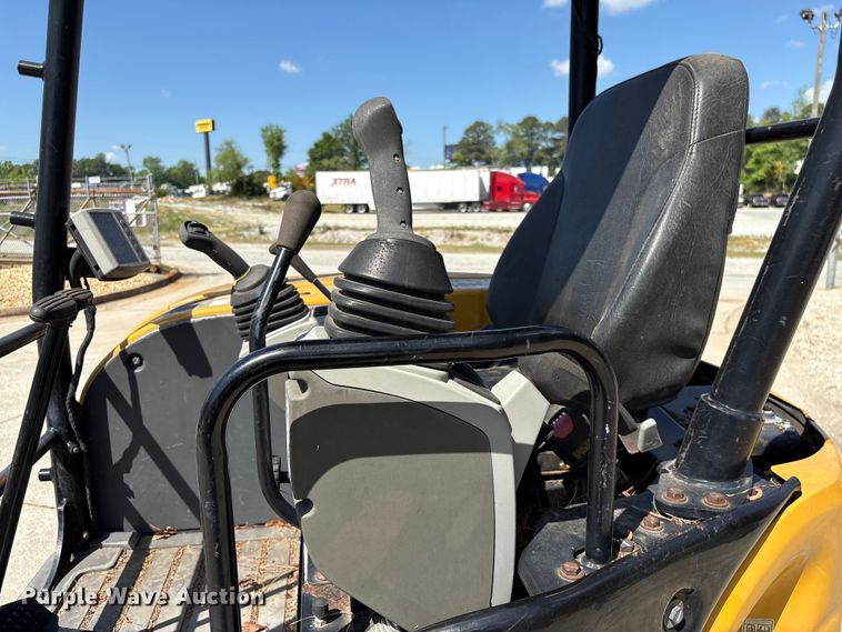 image for item EF1096 2019 Caterpillar 303.5E2 CR mini excavator