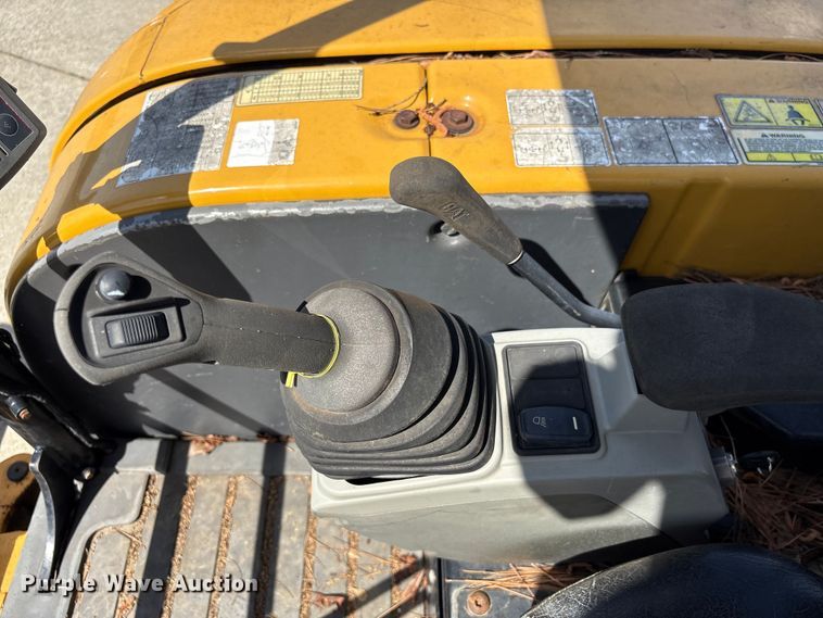 image for item EF1096 2019 Caterpillar 303.5E2 CR mini excavator