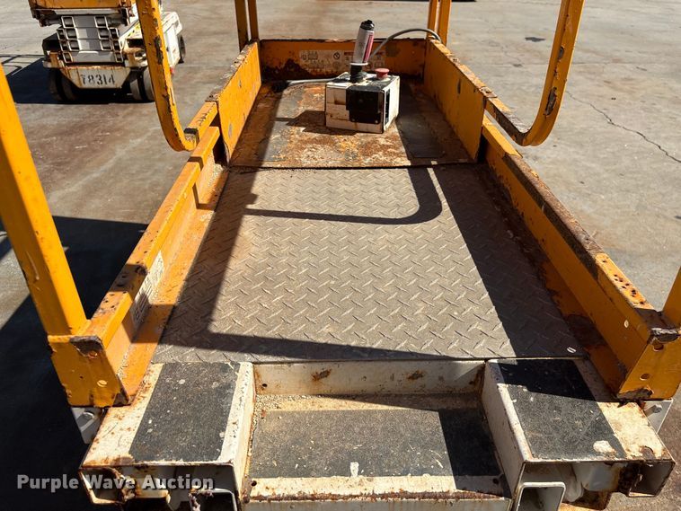 image for item EF1098 2016 Hy-Brid HB-1430 scissor lift