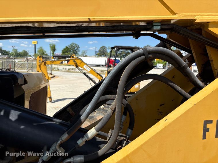 image for item EF1099 2013 Caterpillar TL642C telehandler