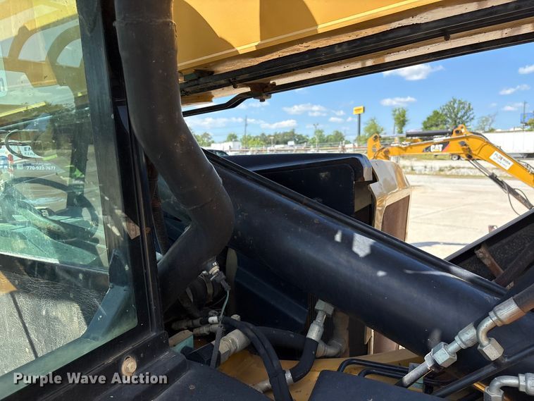 image for item EF1099 2013 Caterpillar TL642C telehandler