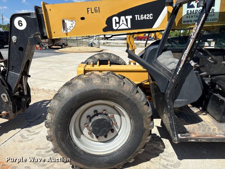 image for item EF1099 2013 Caterpillar TL642C telehandler