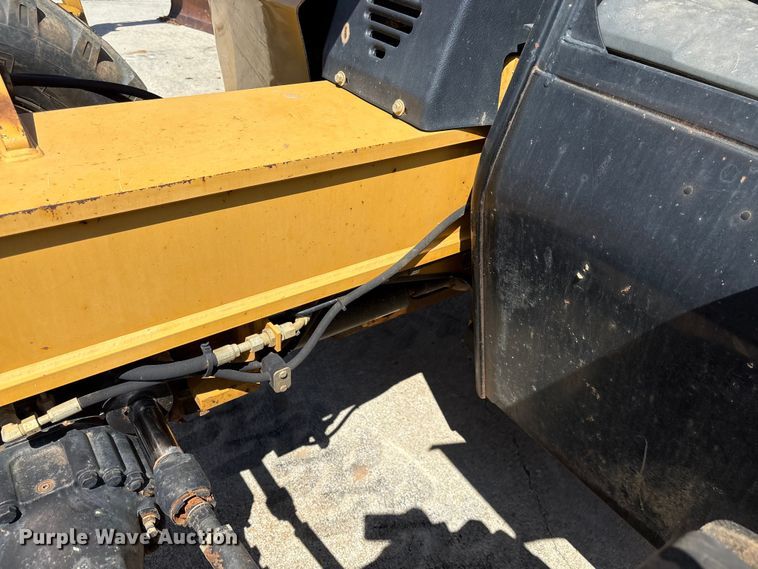 image for item EF1099 2013 Caterpillar TL642C telehandler