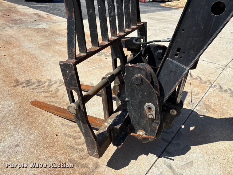 image for item EF1099 2013 Caterpillar TL642C telehandler