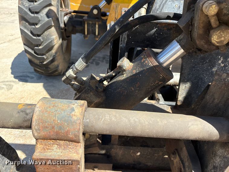 image for item EF1099 2013 Caterpillar TL642C telehandler