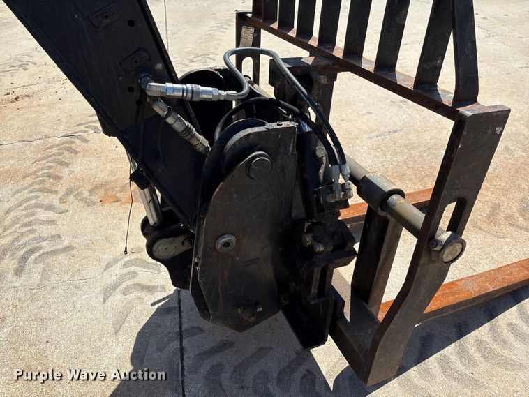 image for item EF1099 2013 Caterpillar TL642C telehandler