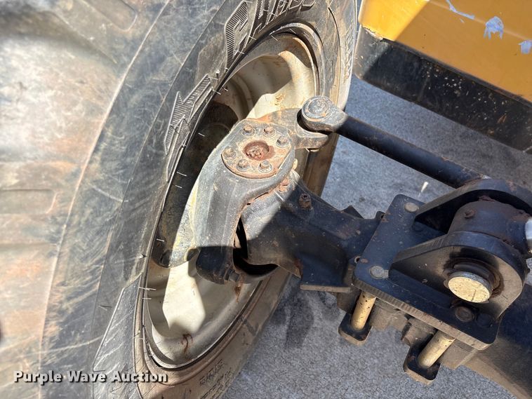 image for item EF1099 2013 Caterpillar TL642C telehandler