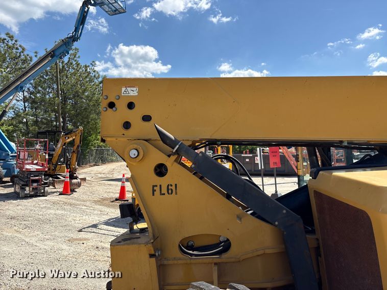 image for item EF1099 2013 Caterpillar TL642C telehandler