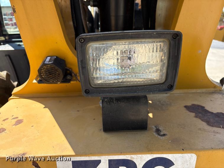 image for item EF1099 2013 Caterpillar TL642C telehandler