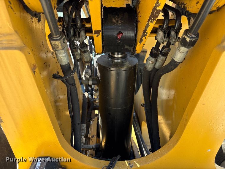 image for item EF1099 2013 Caterpillar TL642C telehandler