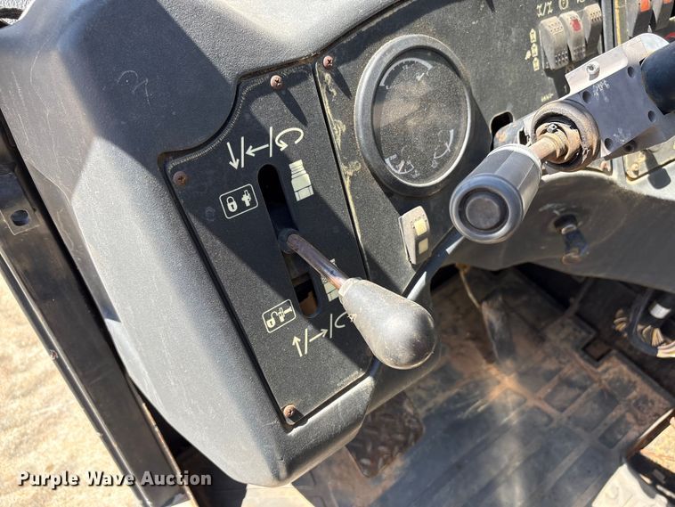 image for item EF1099 2013 Caterpillar TL642C telehandler