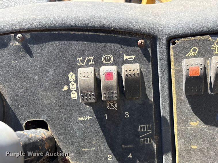 image for item EF1099 2013 Caterpillar TL642C telehandler