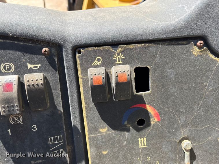 image for item EF1099 2013 Caterpillar TL642C telehandler