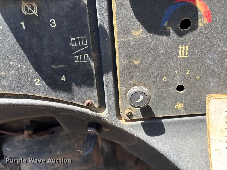 image for item EF1099 2013 Caterpillar TL642C telehandler