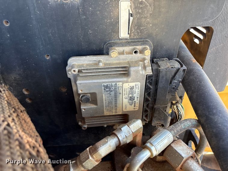 image for item EF1099 2013 Caterpillar TL642C telehandler