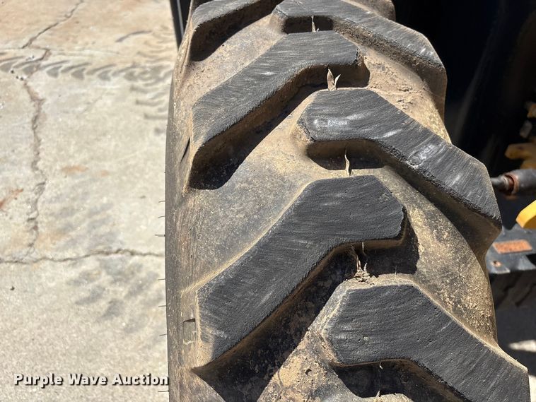 image for item EF1099 2013 Caterpillar TL642C telehandler