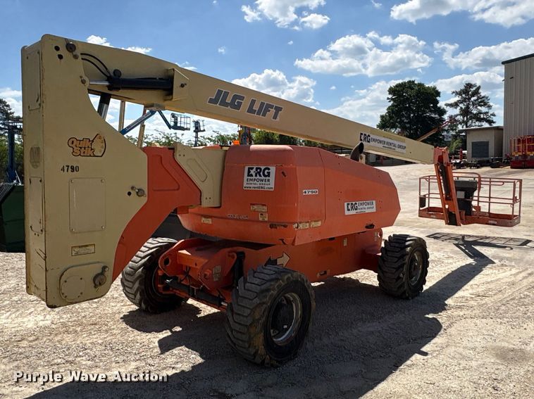 image for item EF1100 2011 JLG 800AJ boom lift