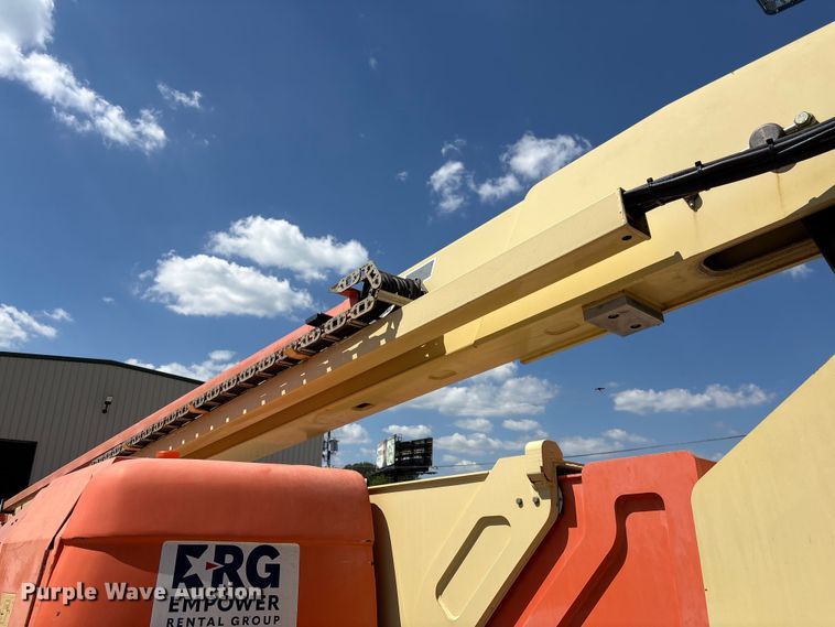 image for item EF1100 2011 JLG 800AJ boom lift