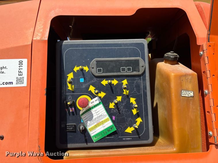 image for item EF1100 2011 JLG 800AJ boom lift