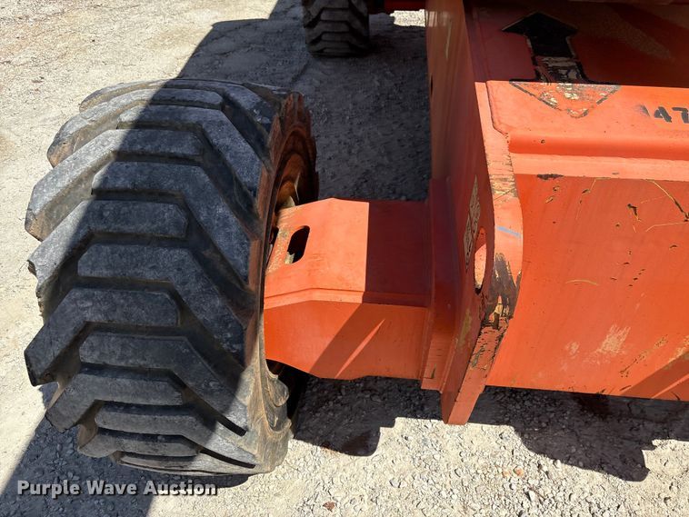 image for item EF1100 2011 JLG 800AJ boom lift