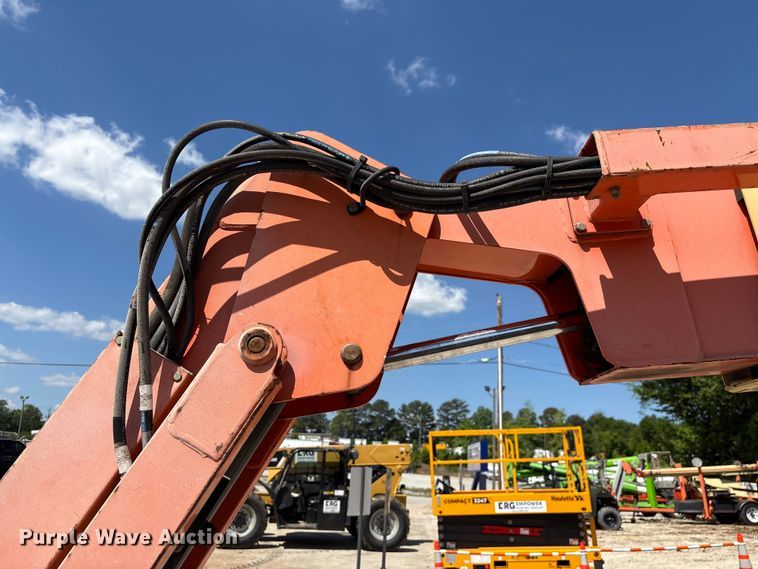 image for item EF1100 2011 JLG 800AJ boom lift