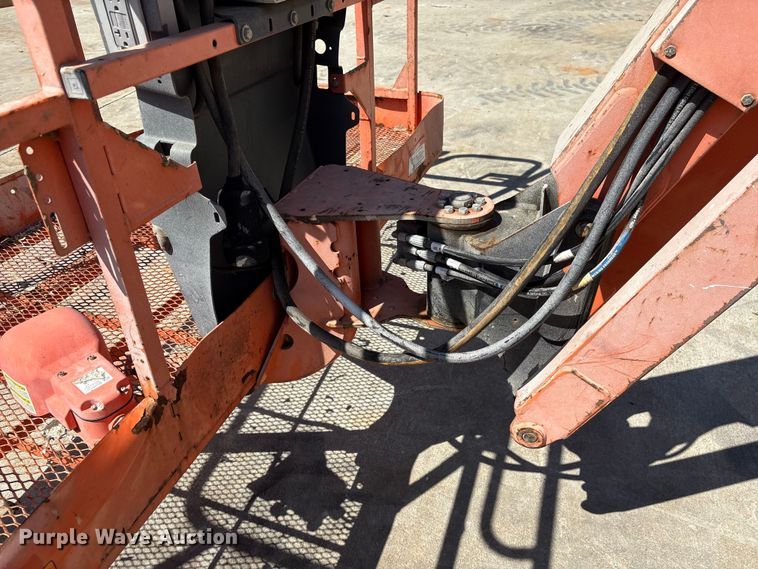 image for item EF1100 2011 JLG 800AJ boom lift