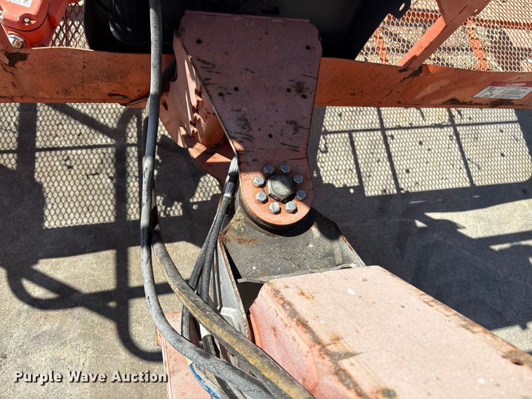 image for item EF1100 2011 JLG 800AJ boom lift