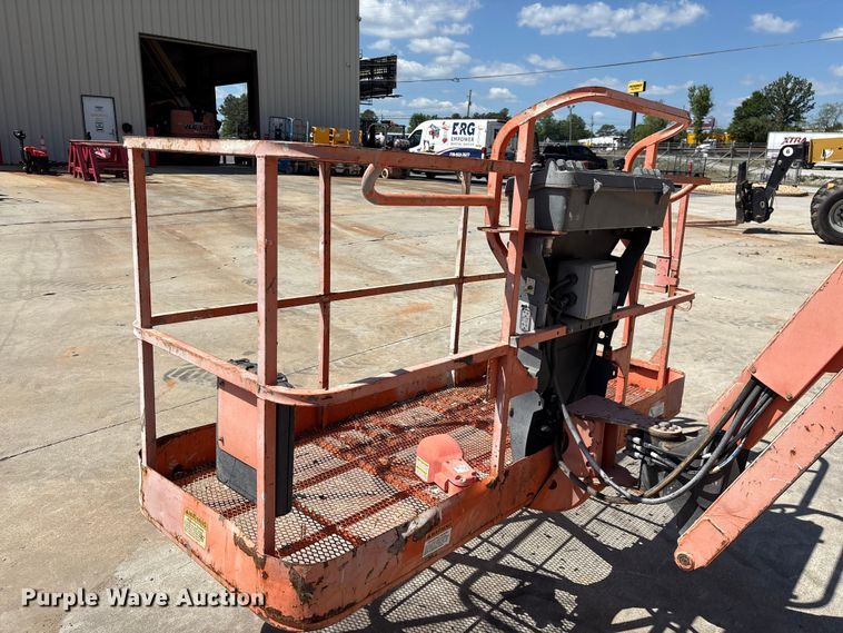 image for item EF1100 2011 JLG 800AJ boom lift