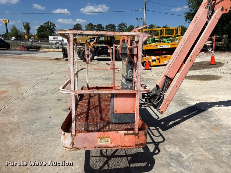 image for item EF1100 2011 JLG 800AJ boom lift