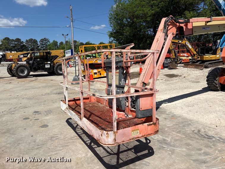 image for item EF1100 2011 JLG 800AJ boom lift