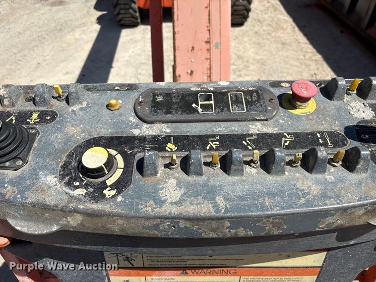 image for item EF1100 2011 JLG 800AJ boom lift