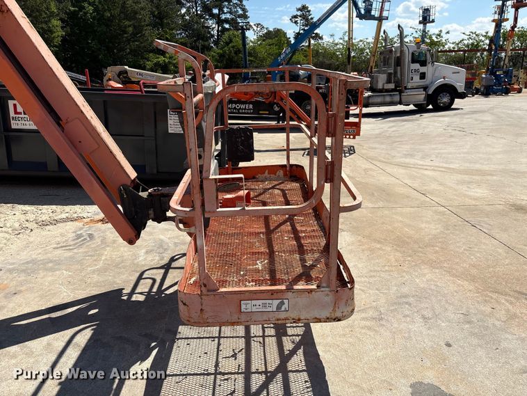 image for item EF1100 2011 JLG 800AJ boom lift