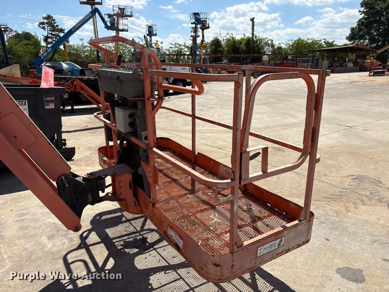 image for item EF1100 2011 JLG 800AJ boom lift
