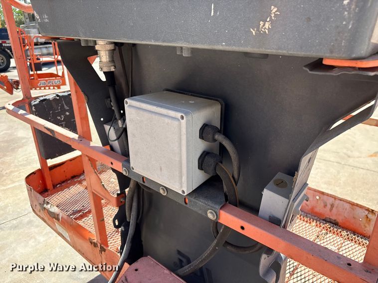 image for item EF1100 2011 JLG 800AJ boom lift