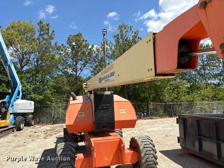 image for item EF1100 2011 JLG 800AJ boom lift