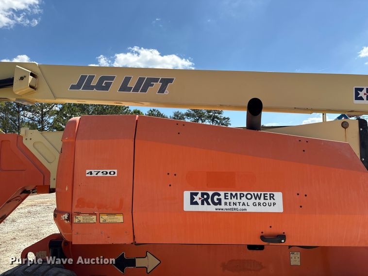 image for item EF1100 2011 JLG 800AJ boom lift
