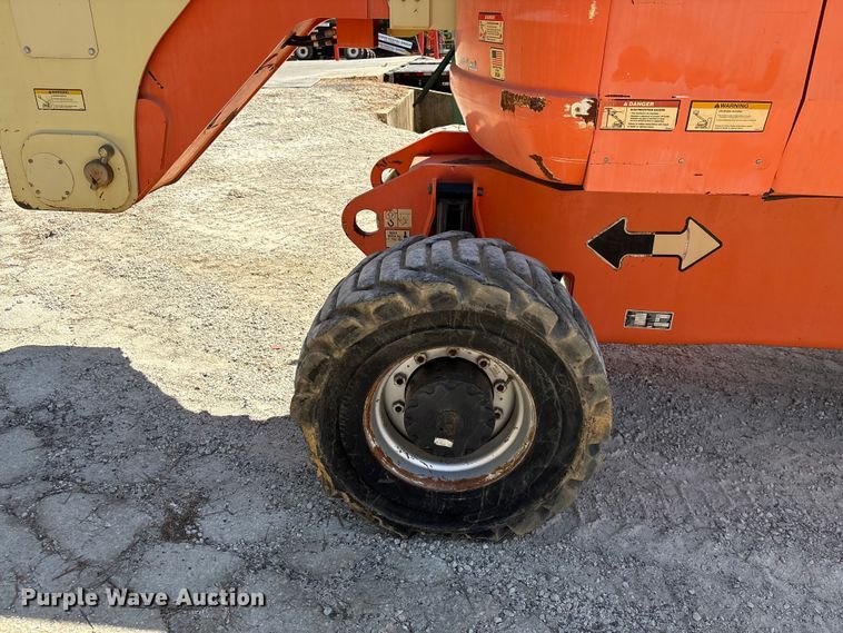 image for item EF1100 2011 JLG 800AJ boom lift