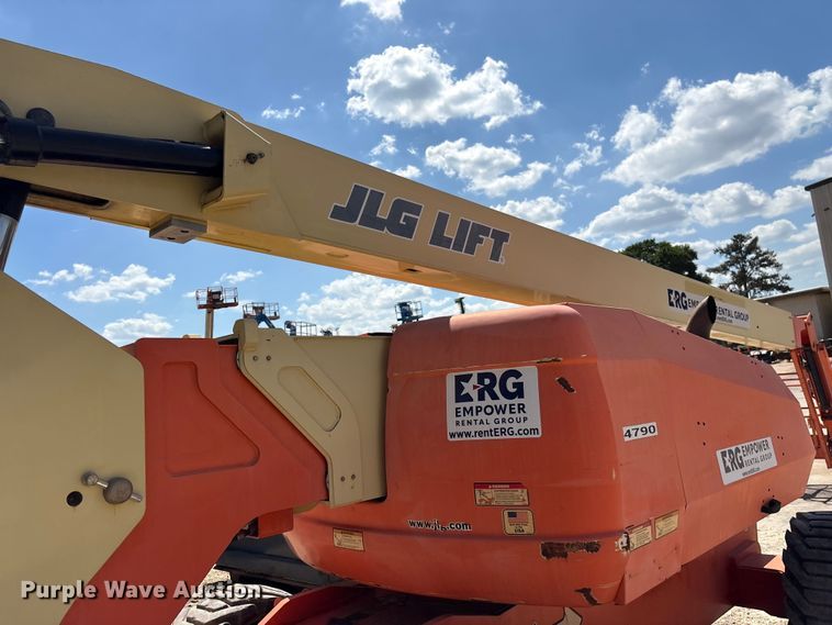 image for item EF1100 2011 JLG 800AJ boom lift