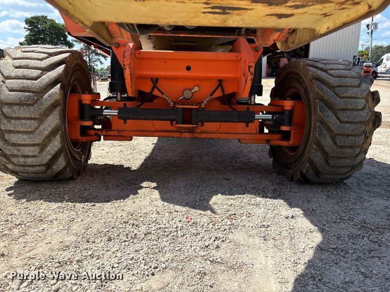 image for item EF1100 2011 JLG 800AJ boom lift
