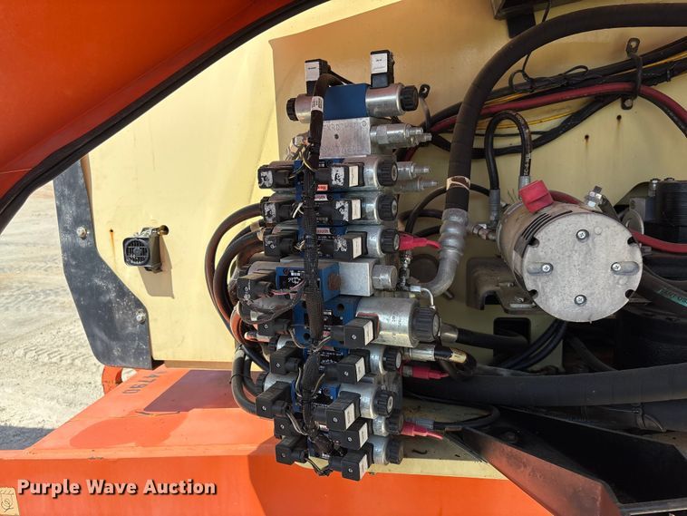 image for item EF1100 2011 JLG 800AJ boom lift