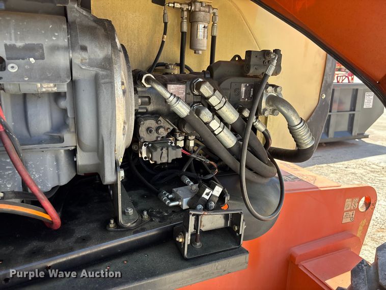 image for item EF1100 2011 JLG 800AJ boom lift