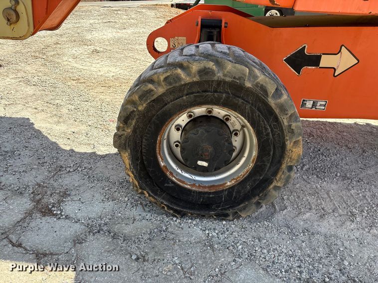 image for item EF1100 2011 JLG 800AJ boom lift