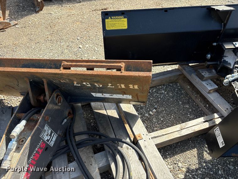 image for item EF1102 2020 Striker 1M W-B Breaker 