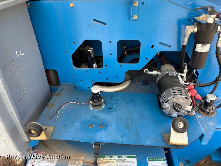 image for item EF1103 2012 Genie Z40 boom lift