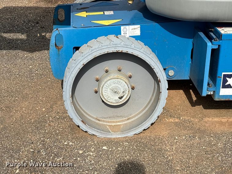 image for item EF1103 2012 Genie Z40 boom lift