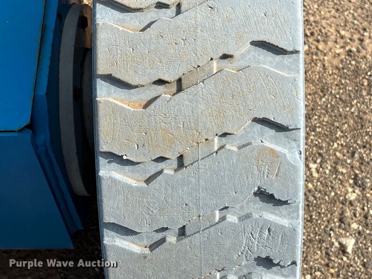 image for item EF1103 2012 Genie Z40 boom lift